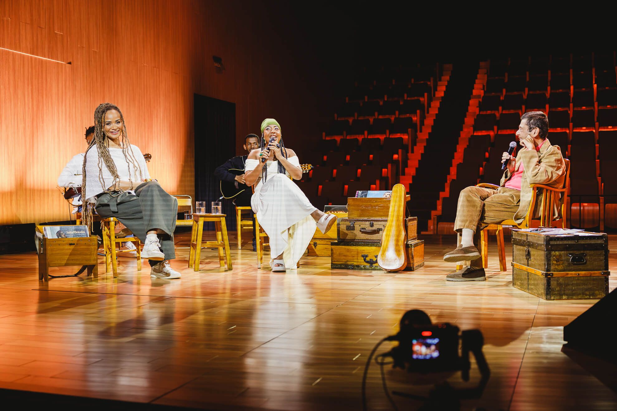 Por Acaso – Talk Show: Sued Nunes & Luciana Mello — imagem 10